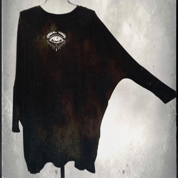 *Witching Hour Baby Goth Eye It'll End in Tears Oversized Sweater in XL - Picture 8 of 8